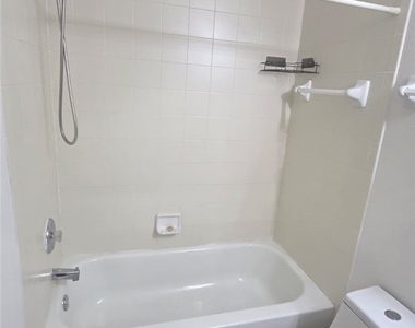 3642 Pine Oak Circle - Photo Thumbnail 13