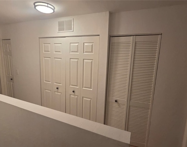 3642 Pine Oak Circle - Photo Thumbnail 20