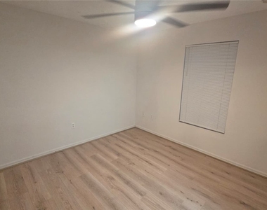 3642 Pine Oak Circle - Photo Thumbnail 22