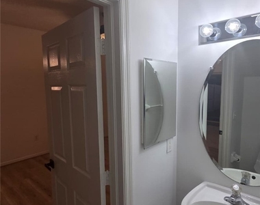 3642 Pine Oak Circle - Photo Thumbnail 6