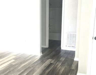 3810 Chanterway Street - Photo Thumbnail 6