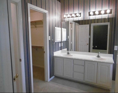1106 Kerri Court - Photo Thumbnail 6