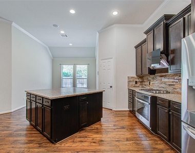 28666 Pleasant Forest Dr - Photo Thumbnail 15