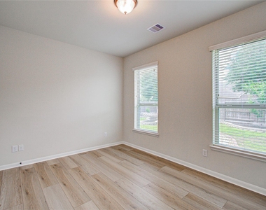 28666 Pleasant Forest Dr - Photo Thumbnail 32