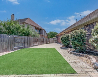 28666 Pleasant Forest Dr - Photo Thumbnail 47