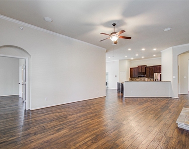 28666 Pleasant Forest Dr - Photo Thumbnail 13