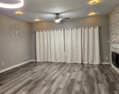 6500 Harbor Town Drive - Photo Thumbnail 2