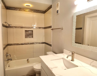 6500 Harbor Town Drive - Photo Thumbnail 18