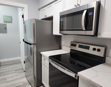 6500 Harbor Town Drive - Photo Thumbnail 10