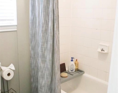 810 Shadberry Drive - Photo Thumbnail 10