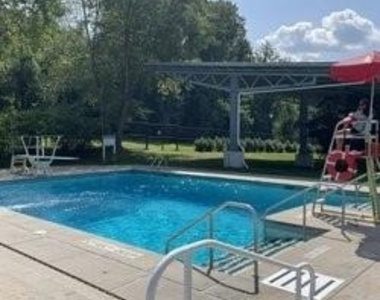 810 Shadberry Drive - Photo Thumbnail 18