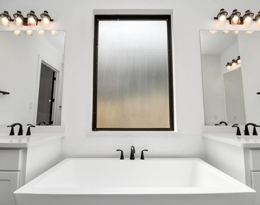 8906 Iron Forge Road - Photo Thumbnail 16
