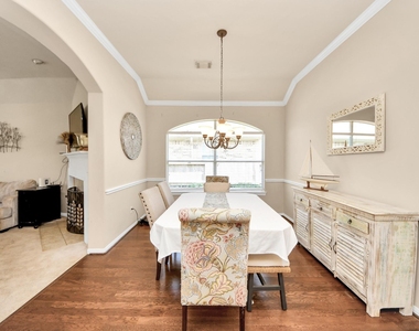 945 Autumn Brook Street - Photo Thumbnail 7