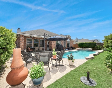 945 Autumn Brook Street - Photo Thumbnail 16