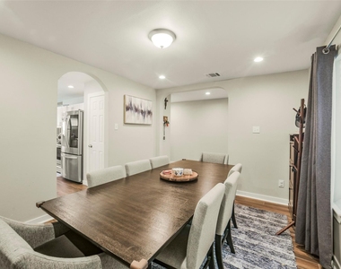 11026 Desert Springs Circle - Photo Thumbnail 5
