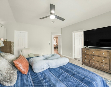 11026 Desert Springs Circle - Photo Thumbnail 21