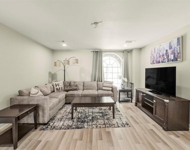 11026 Desert Springs Circle - Photo Thumbnail 18