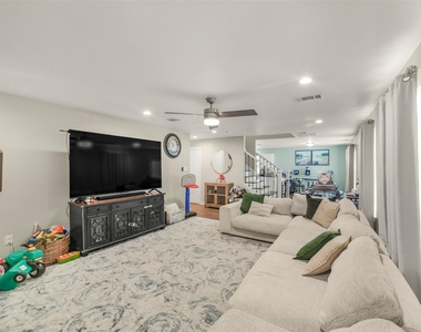 11026 Desert Springs Circle - Photo Thumbnail 10