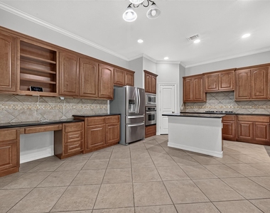 8602 Two Sisters Court - Photo Thumbnail 12