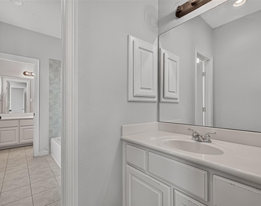 8602 Two Sisters Court - Photo Thumbnail 25