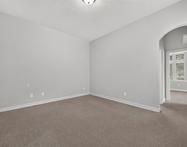 8602 Two Sisters Court - Photo Thumbnail 17