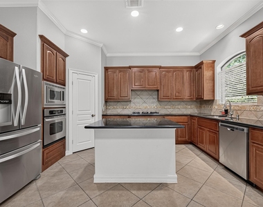 8602 Two Sisters Court - Photo Thumbnail 13