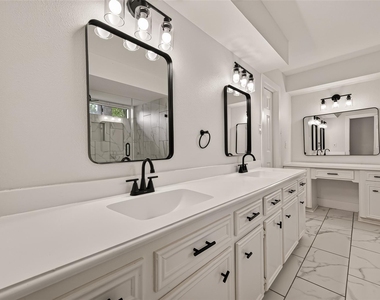 10011 Pine Pass Drive - Photo Thumbnail 15