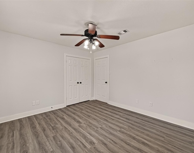 10011 Pine Pass Drive - Photo Thumbnail 21