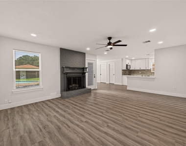 10011 Pine Pass Drive - Photo Thumbnail 5