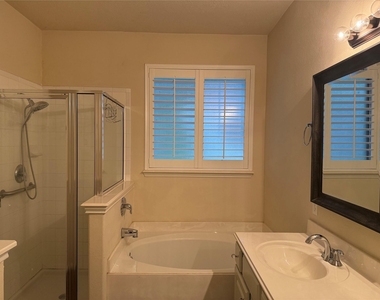 17522 Durham Ridge Lane - Photo Thumbnail 7
