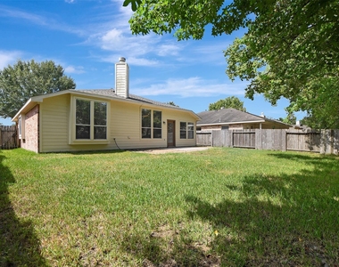 19017 Hammer Lane - Photo Thumbnail 32