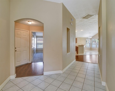 19017 Hammer Lane - Photo Thumbnail 5