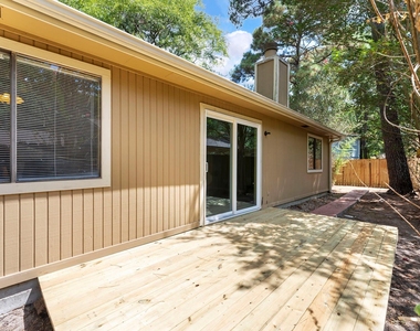 1010 E Red Cedar Circle - Photo Thumbnail 21
