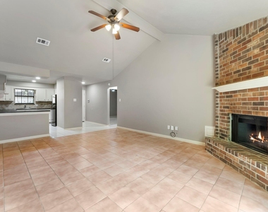 1010 E Red Cedar Circle - Photo Thumbnail 10