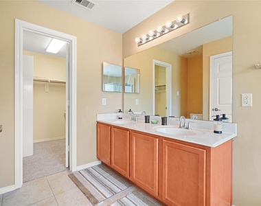 211 Bloomhill Place - Photo Thumbnail 14