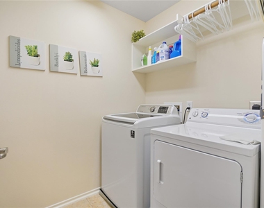 211 Bloomhill Place - Photo Thumbnail 20