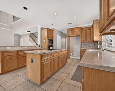 1715 Lake Quitman Drive - Photo Thumbnail 13