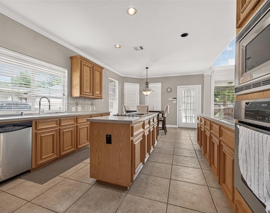 1715 Lake Quitman Drive - Photo Thumbnail 15