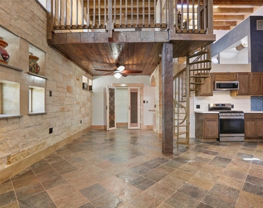 614 Pine Gully Road - Photo Thumbnail 5