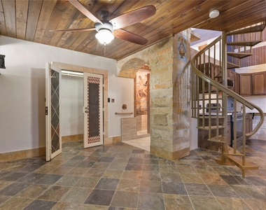 614 Pine Gully Road - Photo Thumbnail 9