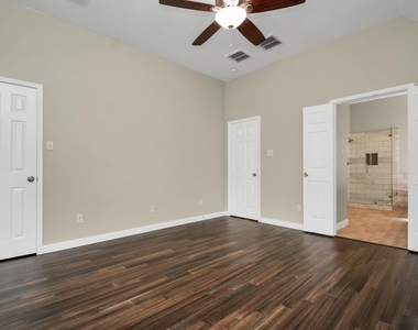 13339 Yaupon Holly Lane - Photo Thumbnail 8