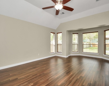 13339 Yaupon Holly Lane - Photo Thumbnail 4
