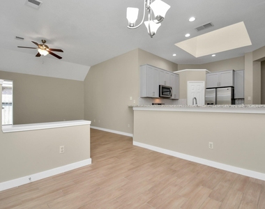 13339 Yaupon Holly Lane - Photo Thumbnail 19