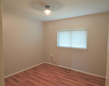 24006 Merry Oaks Drive - Photo Thumbnail 9