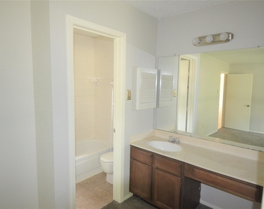 24006 Merry Oaks Drive - Photo Thumbnail 16