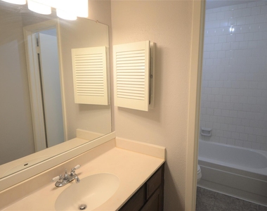 24006 Merry Oaks Drive - Photo Thumbnail 12