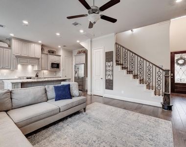 155 Skybranch Drive - Photo Thumbnail 7