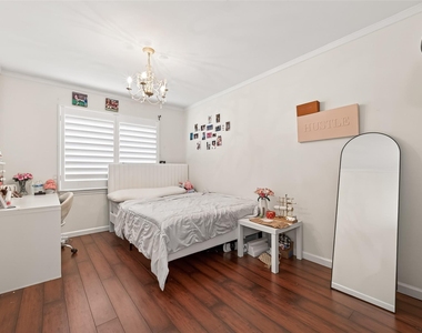 12705 Huntingwick Drive - Photo Thumbnail 29