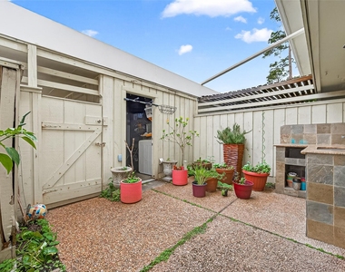 12705 Huntingwick Drive - Photo Thumbnail 34