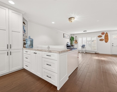 12705 Huntingwick Drive - Photo Thumbnail 15